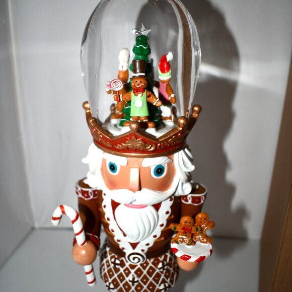 Roman Musical LED Gingerbread Nutcracker #135190 NWT - Picture 6 of 9